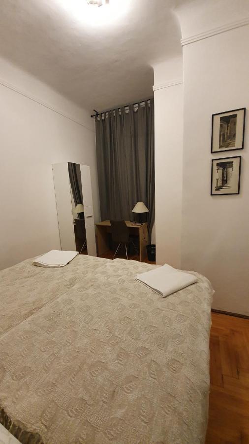 Modern Parkside Garden View Apartment Budapeste Exterior foto
