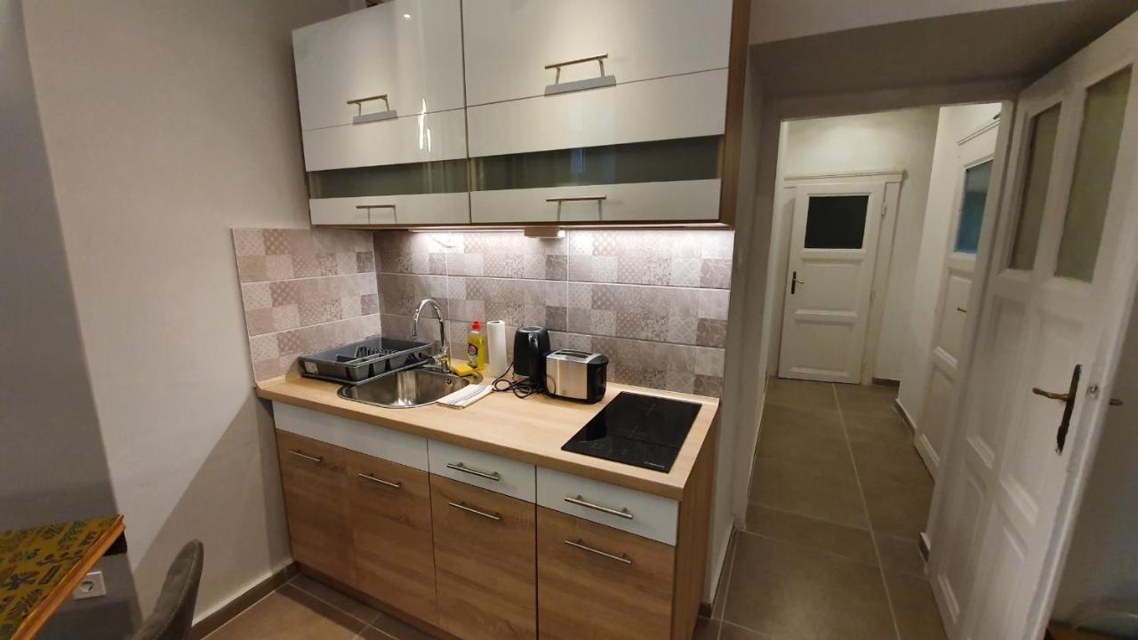 Modern Parkside Garden View Apartment Budapeste Exterior foto