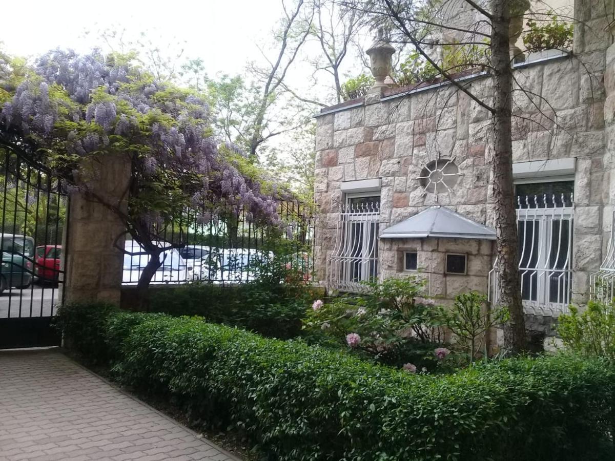 Modern Parkside Garden View Apartment Budapeste Exterior foto